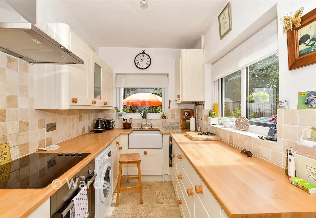 Kitchen - Cambrian Road, Tunbridge Wells, Kent - Wards of Kent