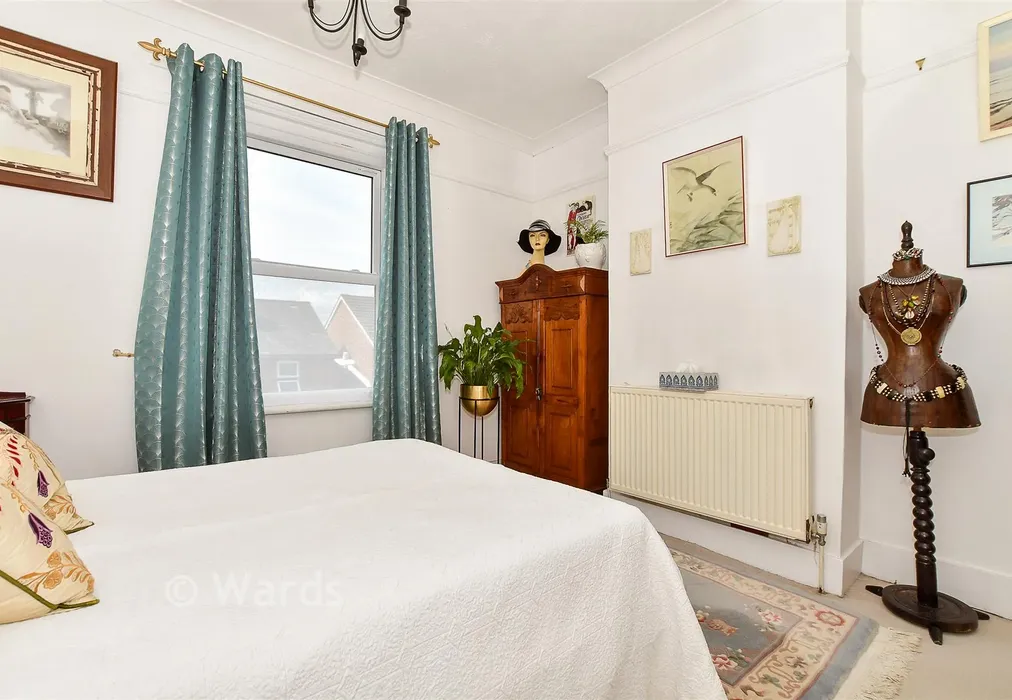 Bedroom 1 - Cambrian Road, Tunbridge Wells, Kent - Wards of Kent