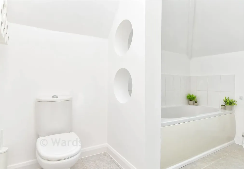 Bathroom - Iron Mill Place, Dartford, Kent - Wards of Kent