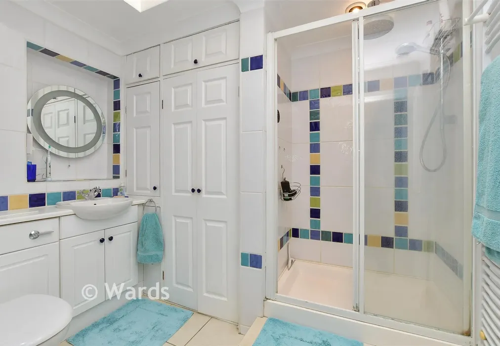 Bathroom - Sadlers Close, Walderslade, Chatham, Kent - Wards of Kent