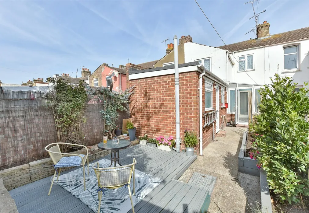 Rear Garden - Berridge Road, Sheerness, Kent - Wards of Kent