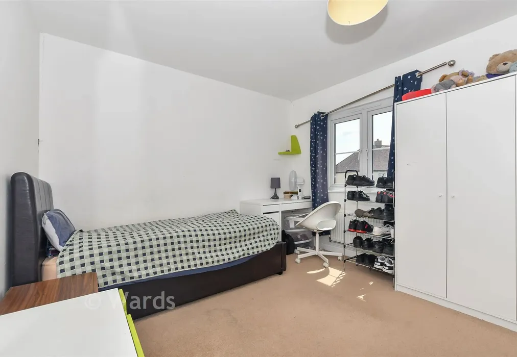 Bedroom 3 - Herdwick Close, Kingsnorth, Ashford, Kent - Wards of Kent