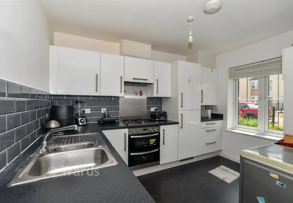 Kitchen - Herdwick Close, Kingsnorth, Ashford, Kent - Wards of Kent