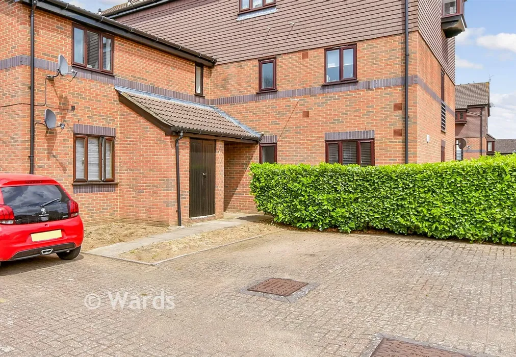 Driveway/Parking - Woodfall Drive, Dartford, Kent - Wards of Kent