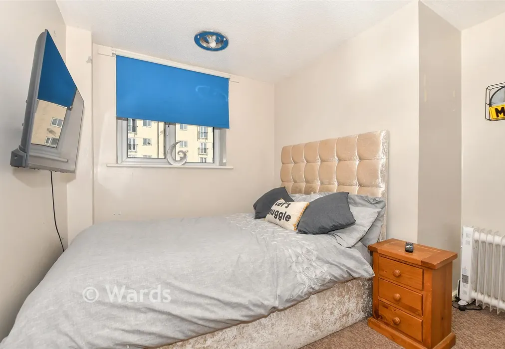 Bedroom 2 - Nine Acres, Kennington, Kent - Wards of Kent