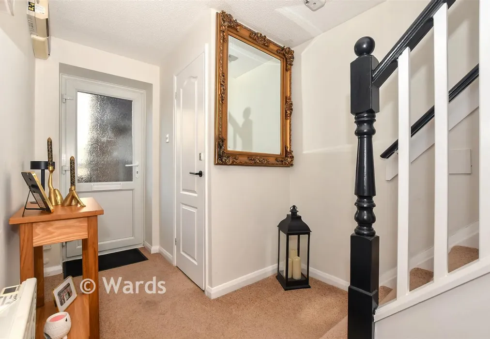 Entrance Hall - Nine Acres, Kennington, Kent - Wards of Kent