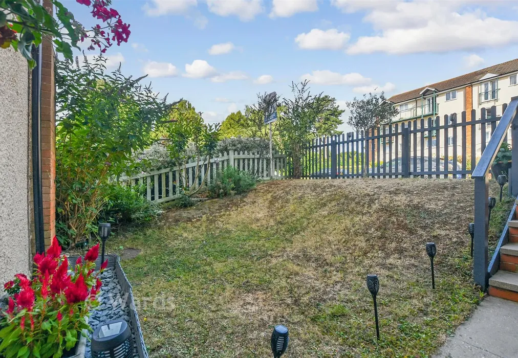 Front Garden - Nine Acres, Kennington, Kent - Wards of Kent