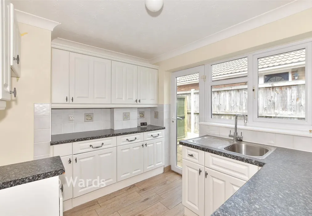 Kitchen - Streetfield, Herne Bay, Kent - Wards of Kent