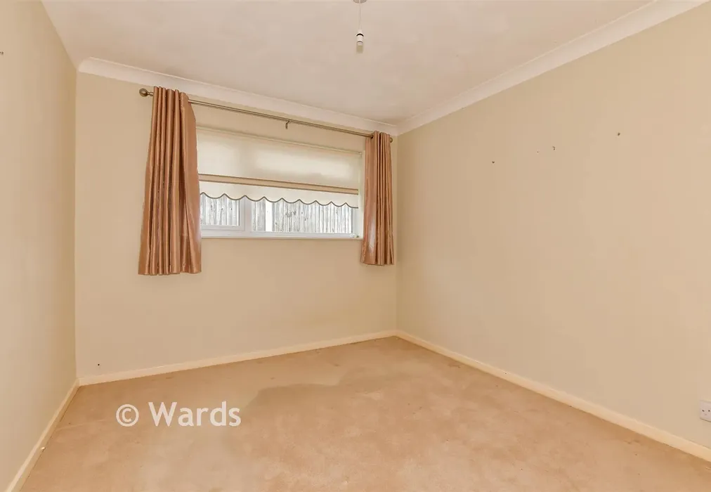 Bedroom 1 - Streetfield, Herne Bay, Kent - Wards of Kent