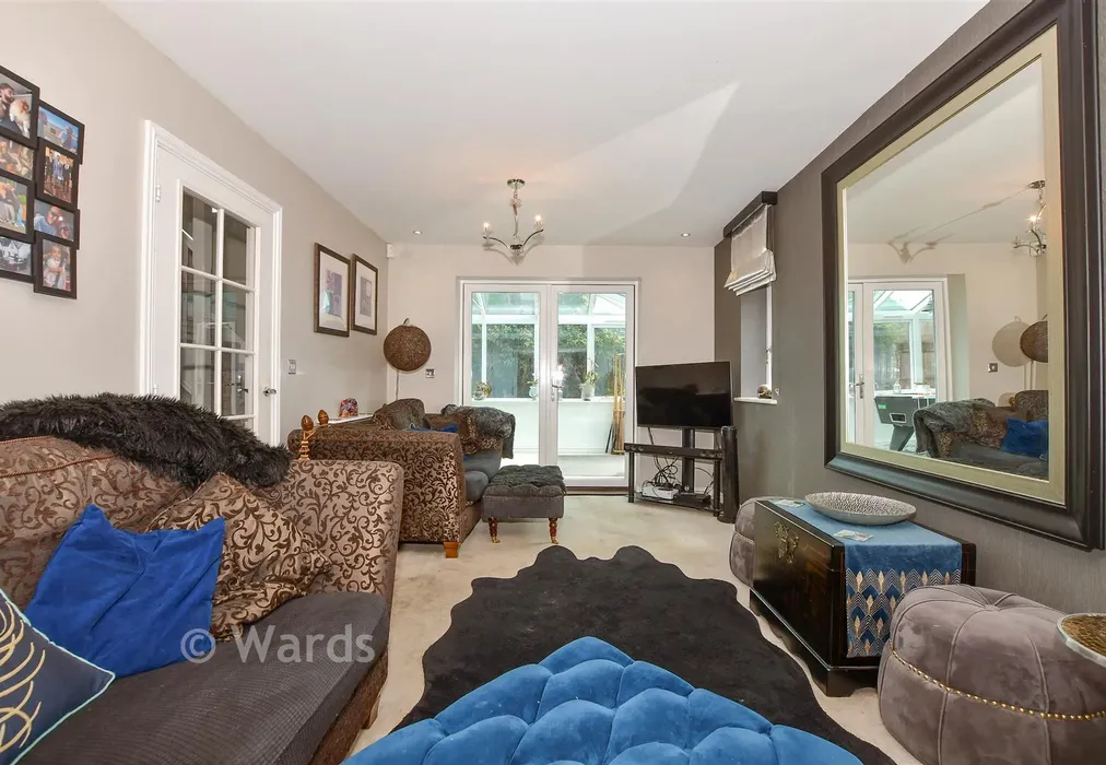 Lounge - Hawley Drive, Leybourne, West Malling, Kent - Wards of Kent