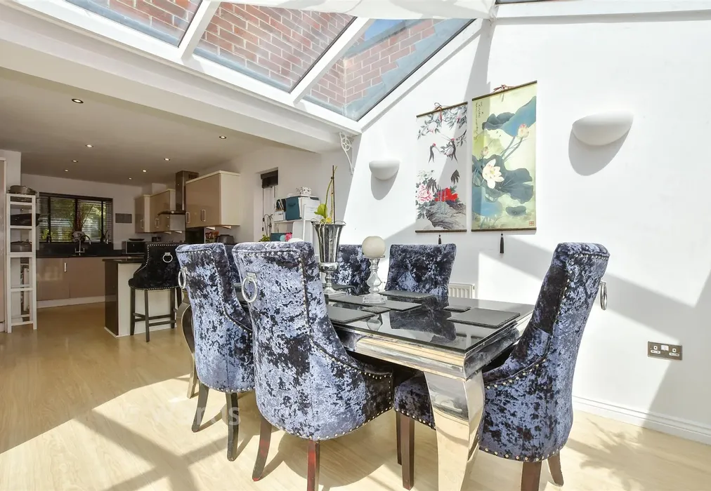 Kitchen/Diner - Hawley Drive, Leybourne, West Malling, Kent - Wards of Kent