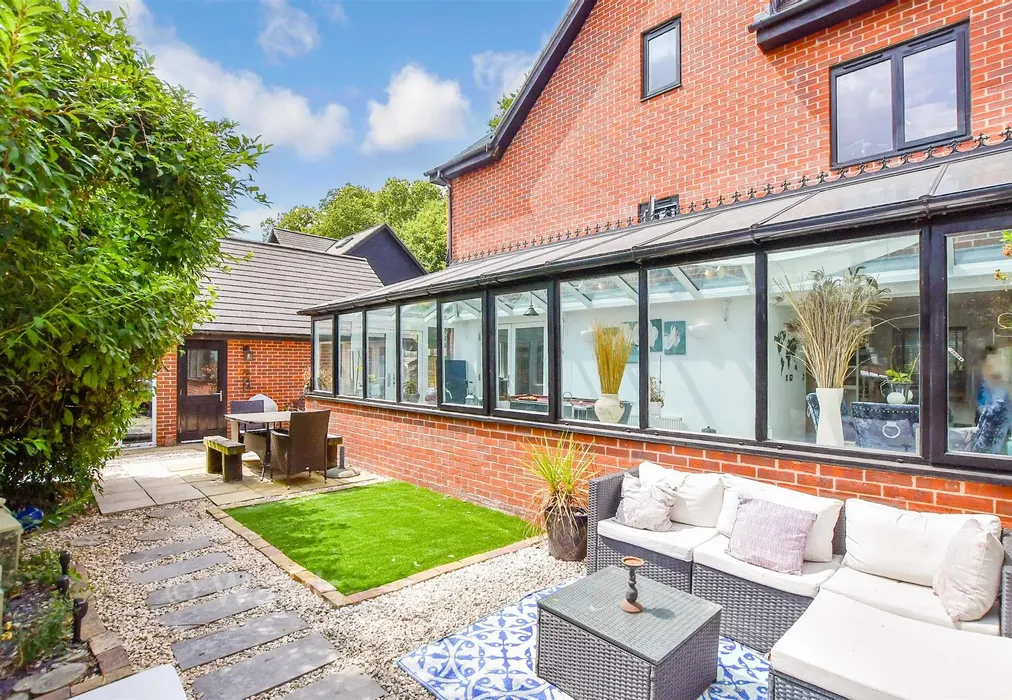 Rear Garden - Hawley Drive, Leybourne, West Malling, Kent - Wards of Kent