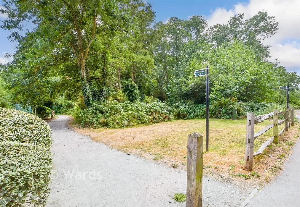 Surrounding Area - Hawley Drive, Leybourne, West Malling, Kent - Wards of Kent