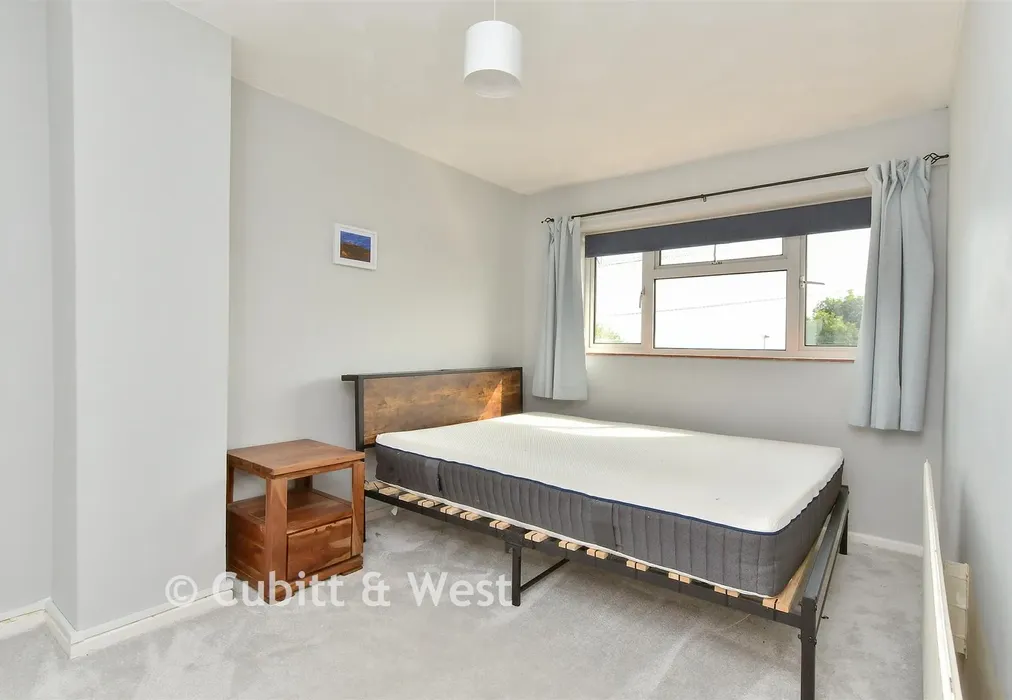 Bedroom 1 - Blois Road, Lewes, East Sussex - Wards of Kent