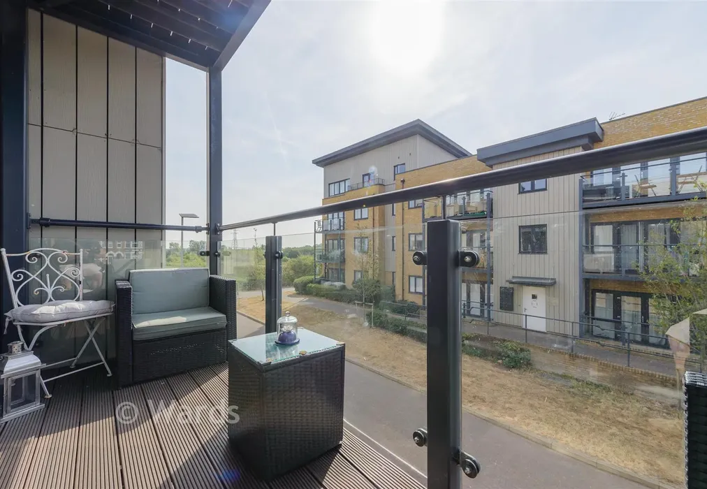Balcony - Allium Rise, Dartford, Kent - Wards of Kent