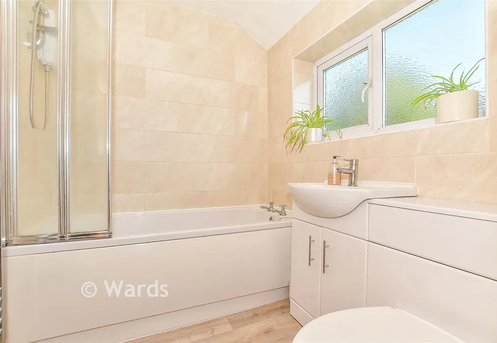 Bathroom - Bankfield Way, Goudhurst, Tonbridge, Kent - Wards of Kent