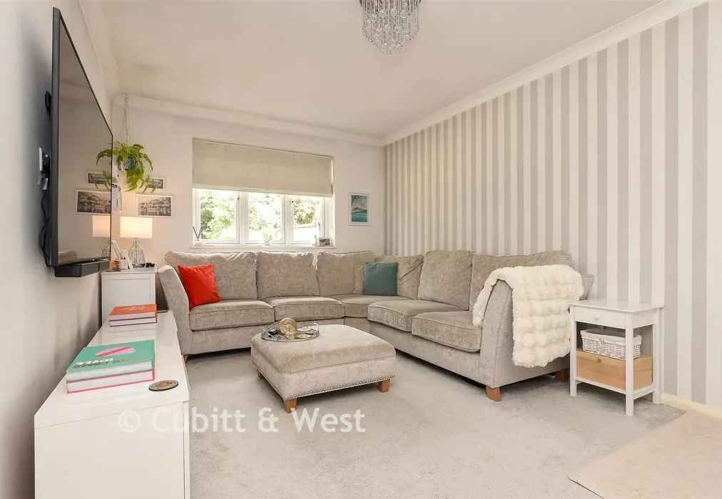 Lounge - Maurice Avenue, Caterham, Surrey - Wards of Kent