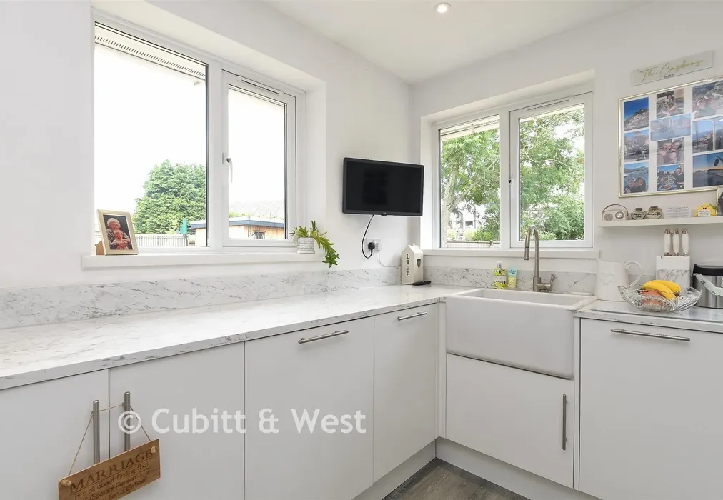 Kitchen - Maurice Avenue, Caterham, Surrey - Wards of Kent