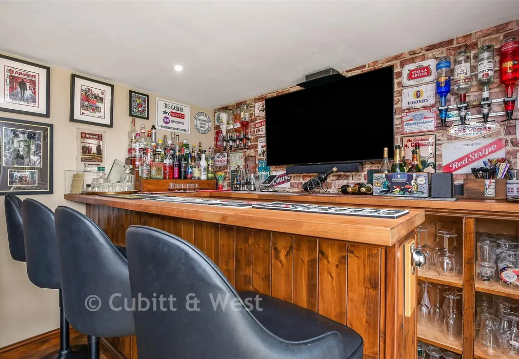 Workshop/Outbuildings - Maurice Avenue, Caterham, Surrey - Wards of Kent