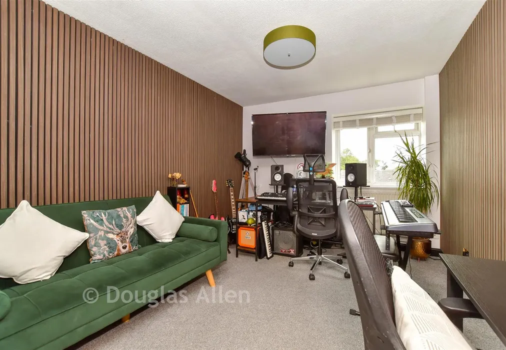 Bedroom 2 - Alderney Gardens, Wickford, Essex - Wards of Kent