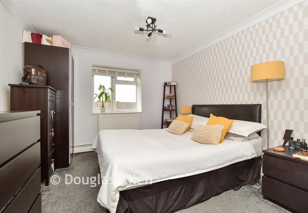 Bedroom 1 - Alderney Gardens, Wickford, Essex - Wards of Kent