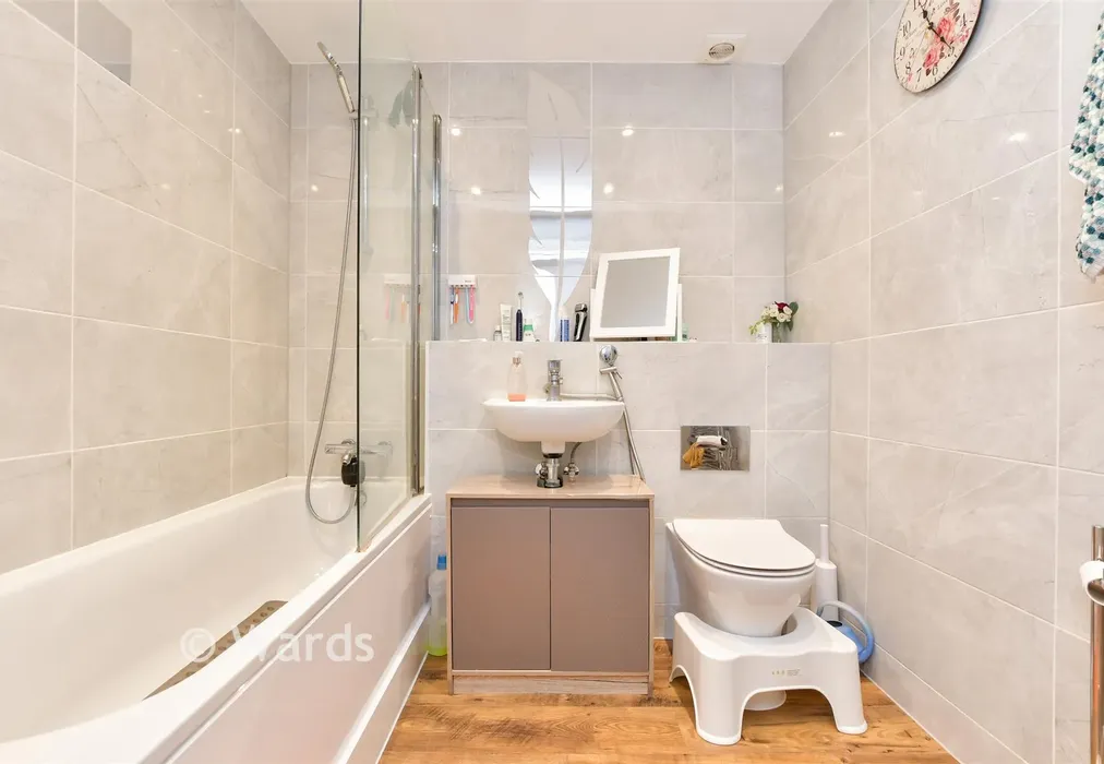 Bathroom - Northdown Road, Margate, Kent - Wards of Kent