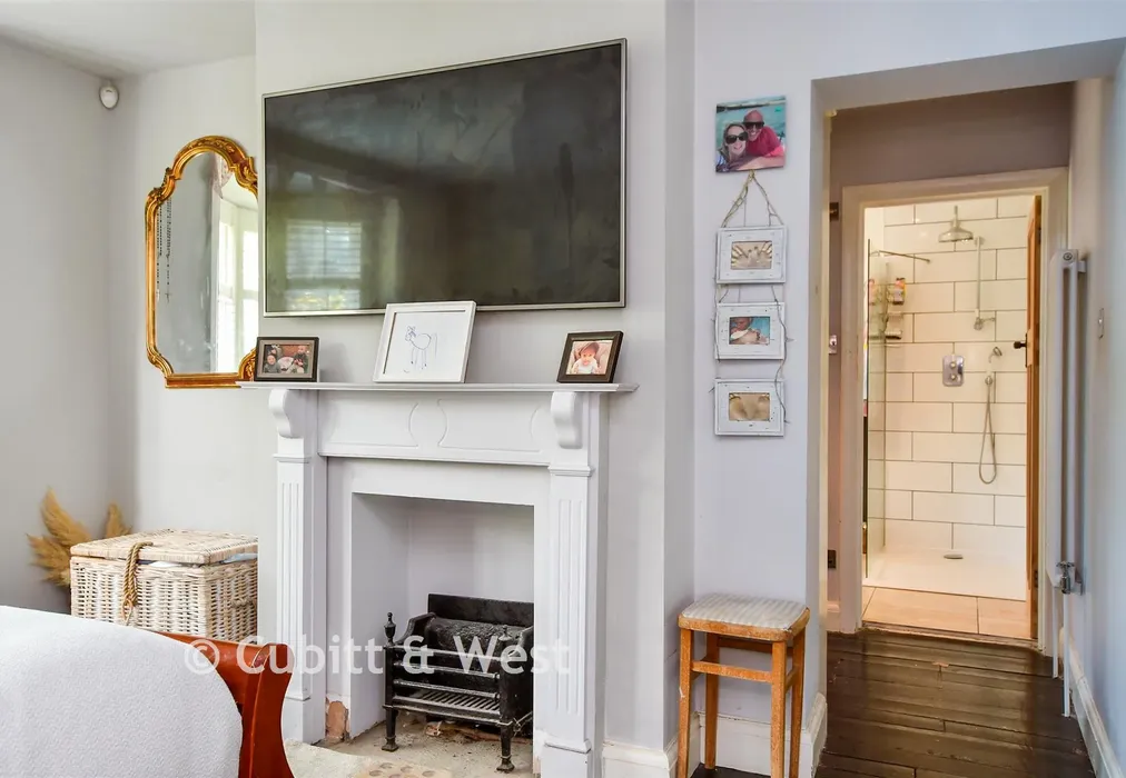 Internal Lifestyle Photograph - Avis Road, Newhaven, East Sussex - Wards of Kent