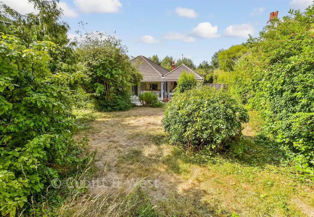 Rear Garden - Avis Road, Newhaven, East Sussex - Wards of Kent