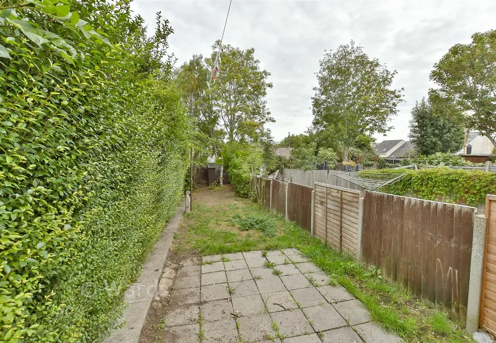 Rear Garden - Glencoe Road, Chatham, Kent - Wards of Kent