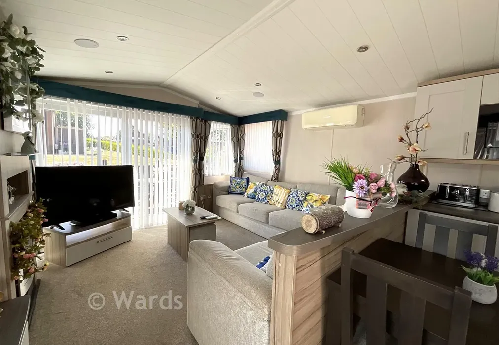 Lounge - Plaxdale Green Road, Stansted, Kent - Wards of Kent