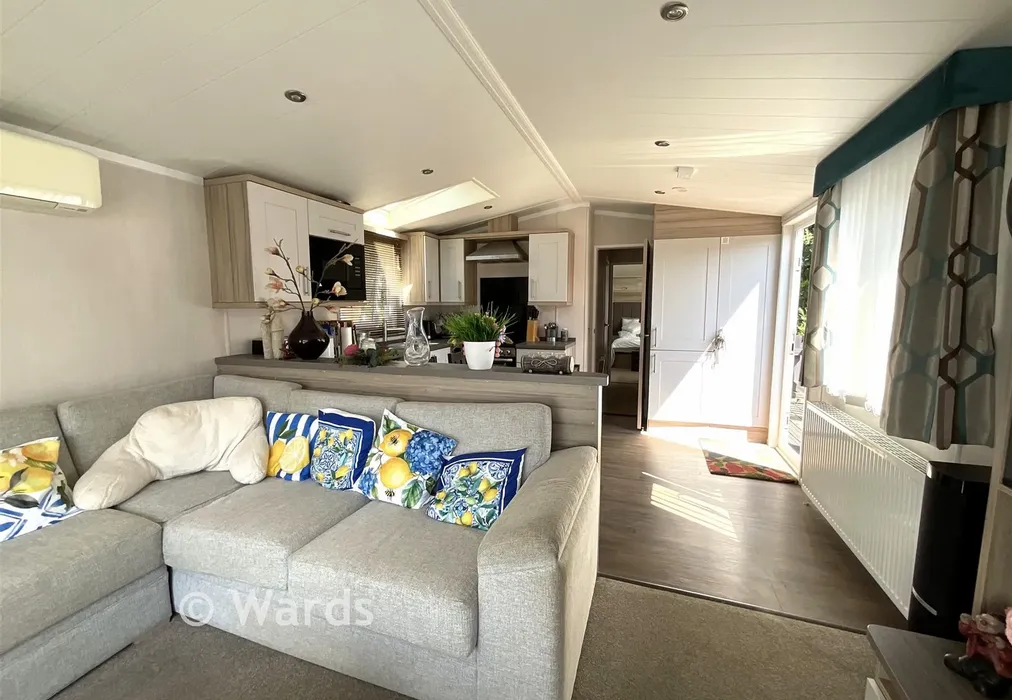 Lounge/Kitchen - Plaxdale Green Road, Stansted, Kent - Wards of Kent