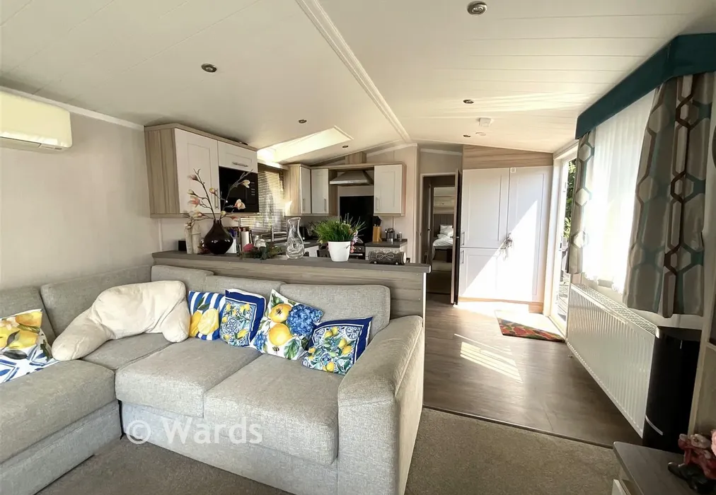 Lounge/Kitchen - Plaxdale Green Road, Stansted, Kent - Wards of Kent