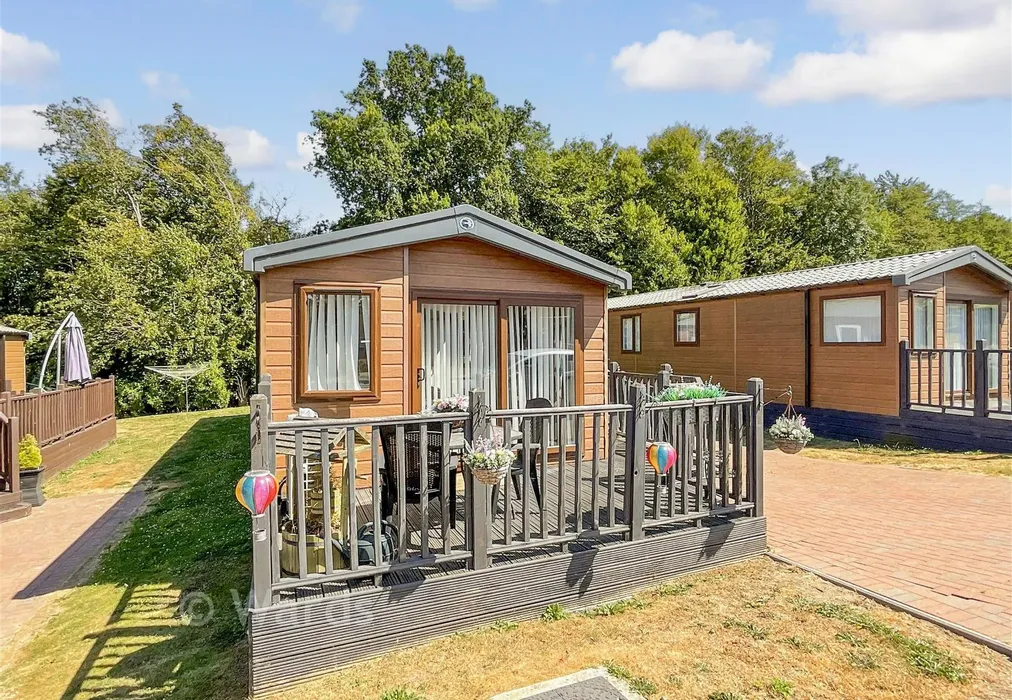 Front - Plaxdale Green Road, Stansted, Kent - Wards of Kent