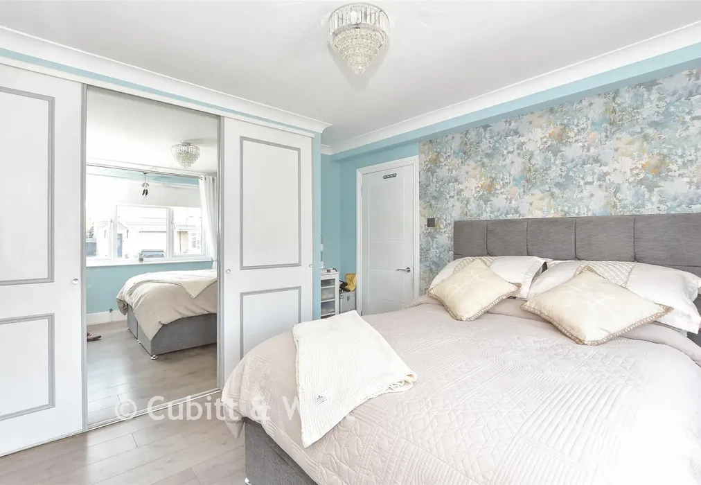 Bedroom 1 - Frances Road, Purbrook, Hampshire - Wards of Kent