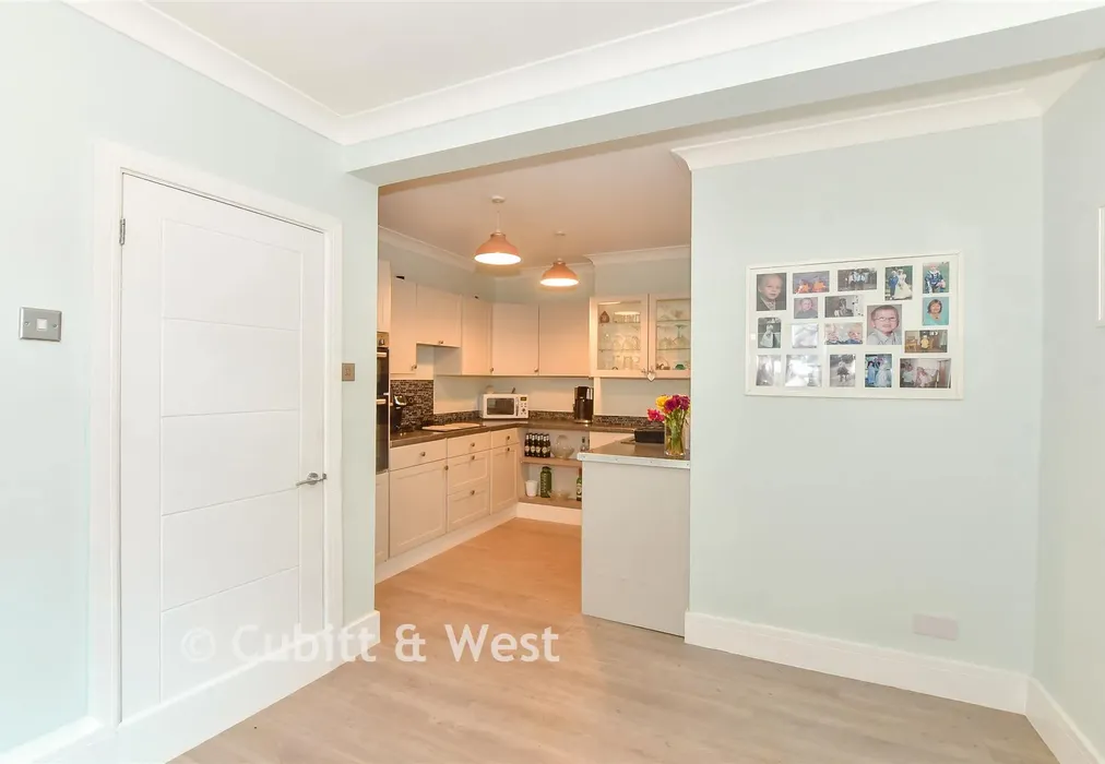 Kitchen - Frances Road, Purbrook, Hampshire - Wards of Kent