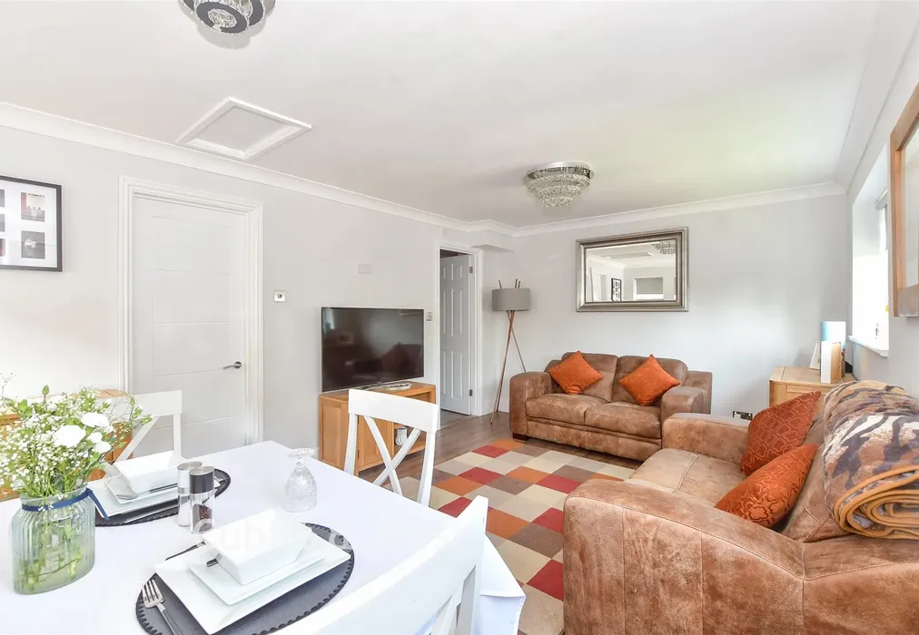 Family/Dining Room - Frances Road, Purbrook, Hampshire - Wards of Kent
