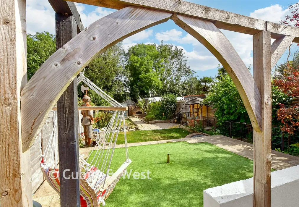 External Lifestyle Photograph - Frances Road, Purbrook, Hampshire - Wards of Kent