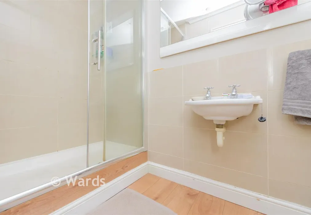 En-Suite Shower Room - High Street, Borough Green, Kent - Wards of Kent