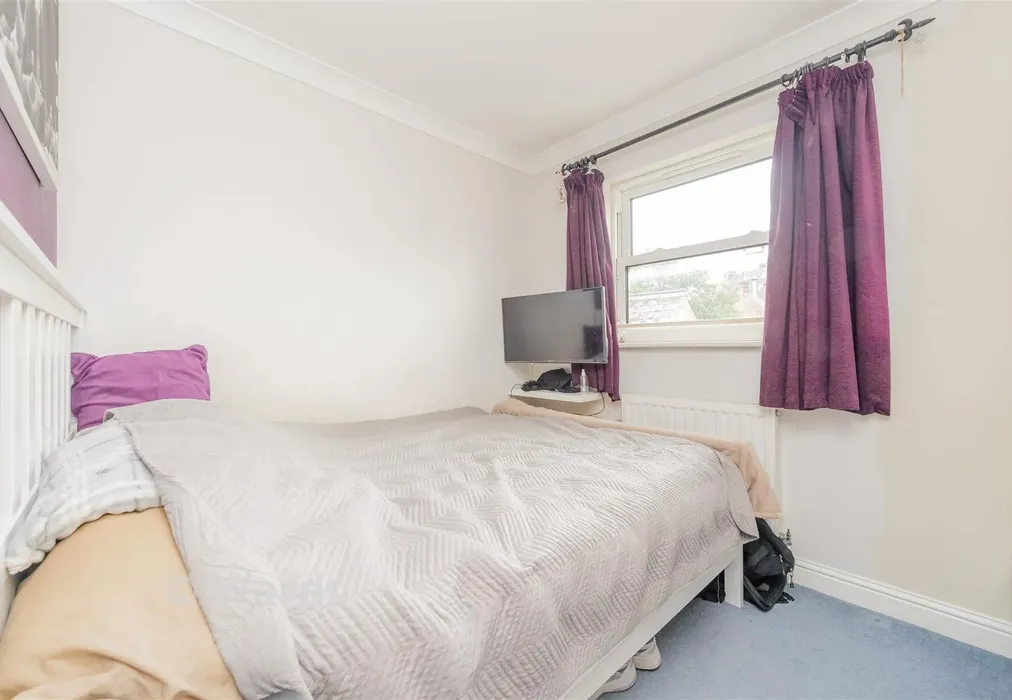 Bedroom 2 - High Street, Borough Green, Kent - Wards of Kent
