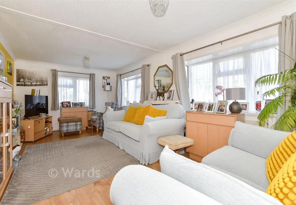 Lounge - Seasalter Lane, Seasalter, Whitstable, Kent - Wards of Kent