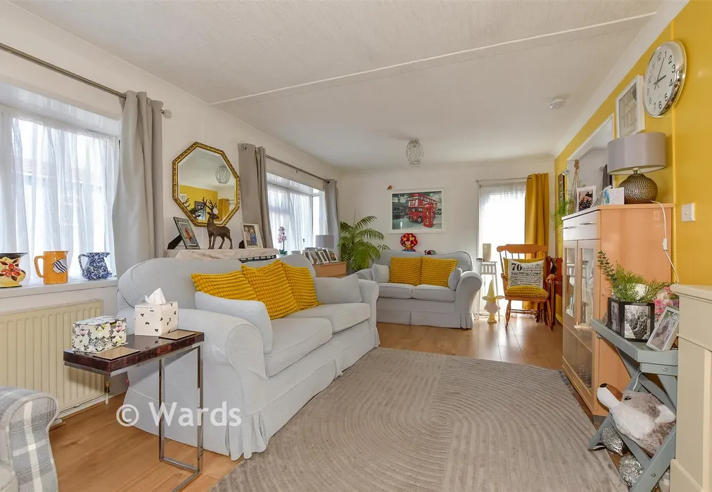 Lounge - Seasalter Lane, Seasalter, Whitstable, Kent - Wards of Kent