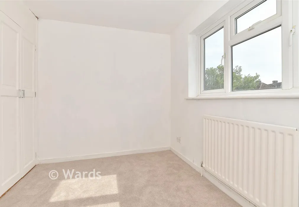 Bedroom 2 - Kenward Court, Hadlow, Kent - Wards of Kent