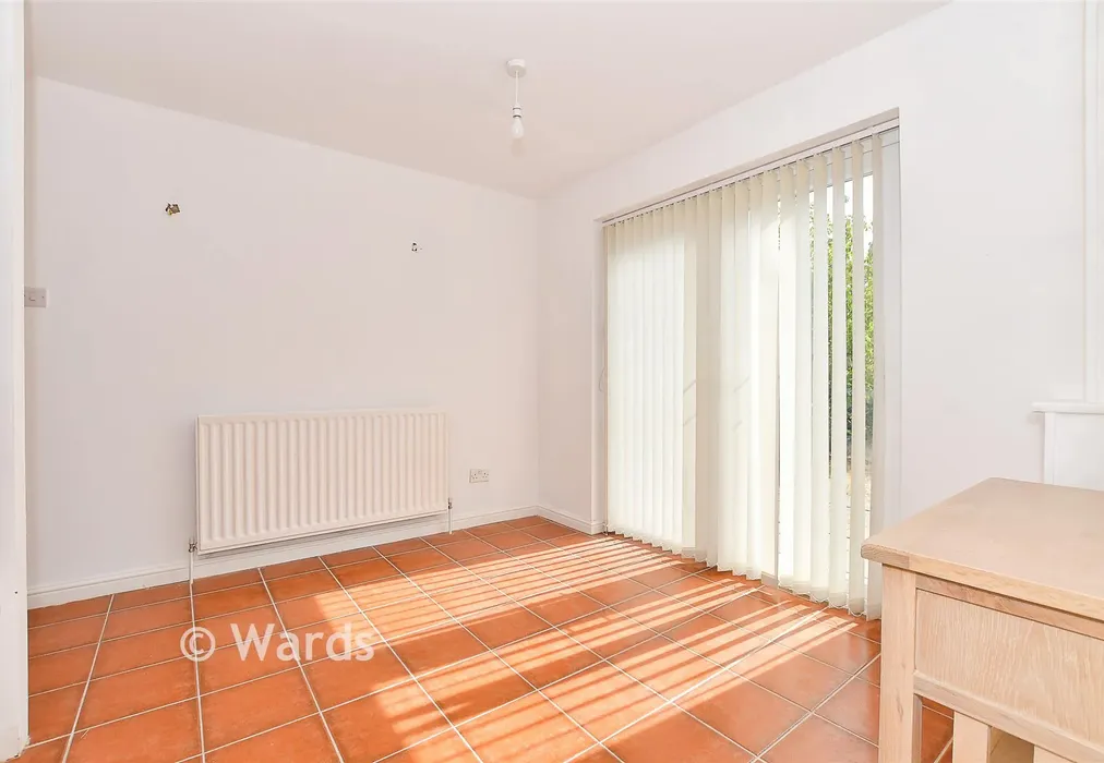 Dining Room - Kenward Court, Hadlow, Kent - Wards of Kent
