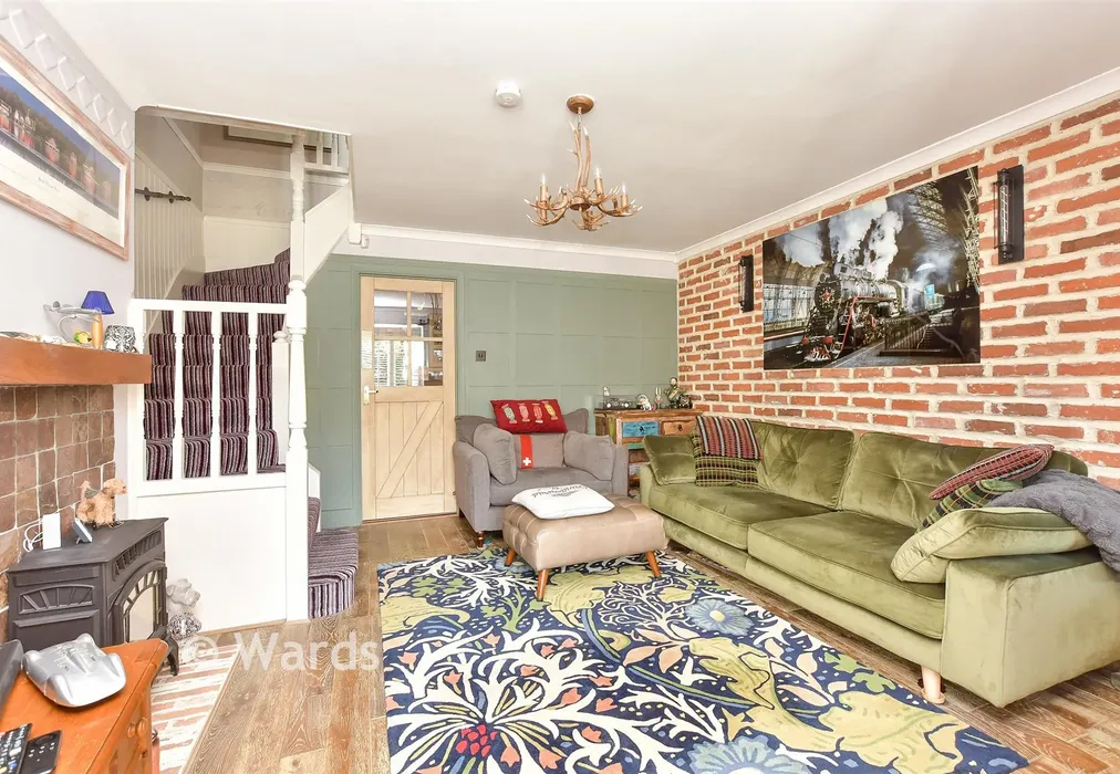 Lounge - Parish Road, Minster-On-Sea, Kent - Wards of Kent