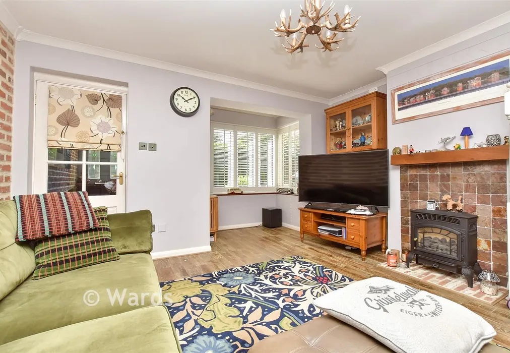 Lounge - Parish Road, Minster-On-Sea, Kent - Wards of Kent