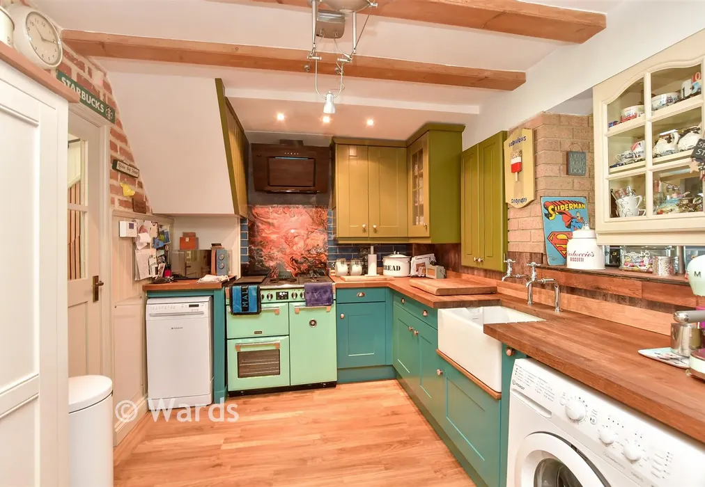 Kitchen - Parish Road, Minster-On-Sea, Kent - Wards of Kent