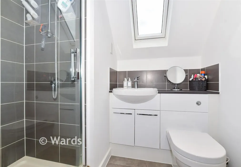 En-Suite Shower Room - Caldecott Road, Maidstone, Kent - Wards of Kent