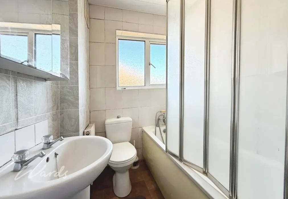 Bathroom - Perry Street Dartford DA1 - Wards of Kent