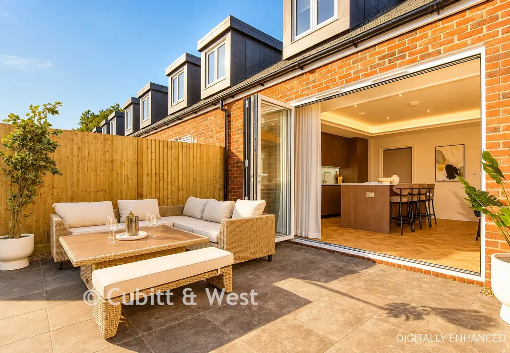 Garden - Ocean Villas, Sea Road, Rustington, West Sussex - Wards of Kent