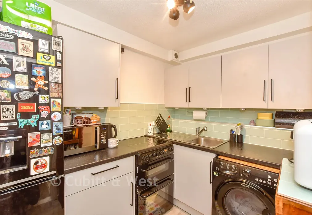 Kitchen - Frensham Road, Southsea, Hampshire - Wards of Kent